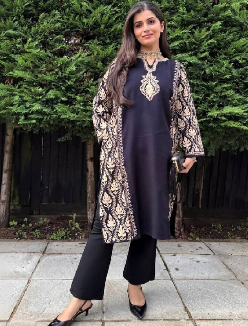 Kashmiri aari embroidered black cashmilion round-neck phiran, winter kurta