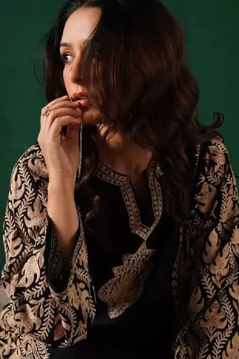 Kashmiri aari embroidered black cashmilion round-neck phiran, winter kurta