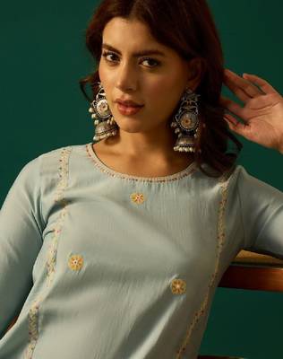 Women solid straight kurtas 2