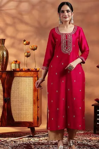 Women floral embroidered round neck zari silk kurta