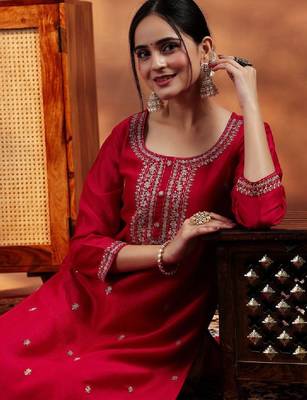 Women floral embroidered round neck zari silk kurta 2