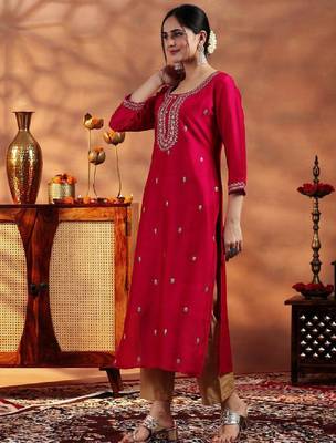Women floral embroidered round neck zari silk kurta 3