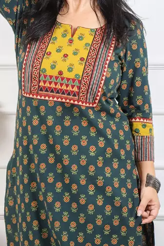 Women ethnic motifs printed pure cotton straight kurta