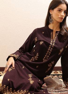 Floral embroidered mandarin collar thread work woollen straight kurta 2