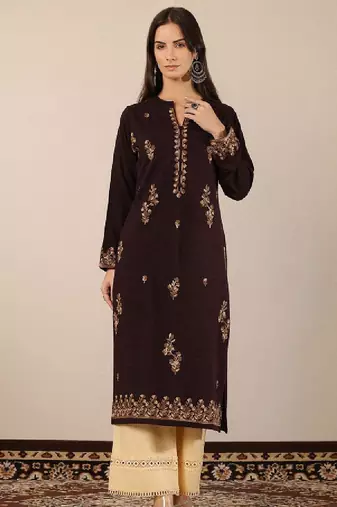 Floral embroidered mandarin collar thread work woollen straight kurta