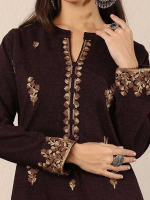 Floral embroidered mandarin collar thread work woollen straight kurta 4