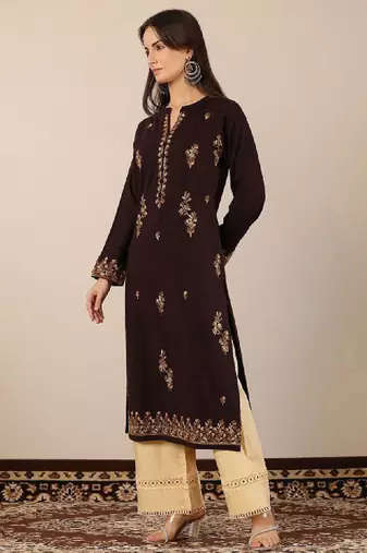 Floral embroidered mandarin collar thread work woollen straight kurta