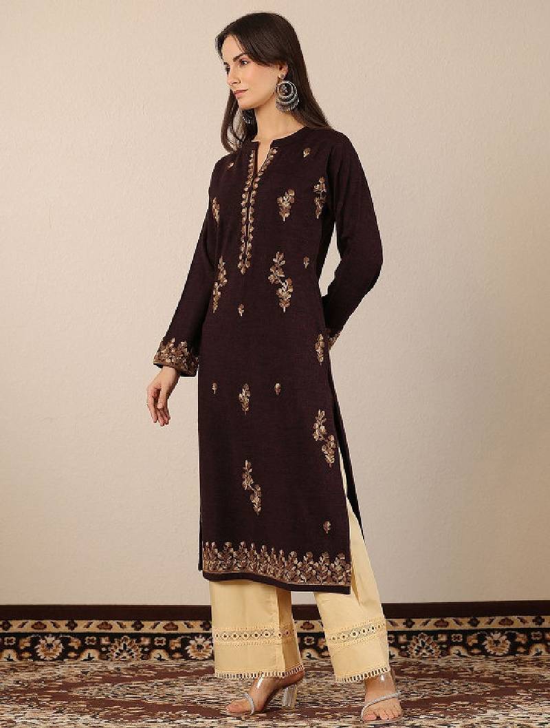 Floral embroidered mandarin collar thread work woollen straight kurta