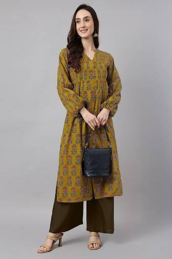 Women floral printed floral kurta