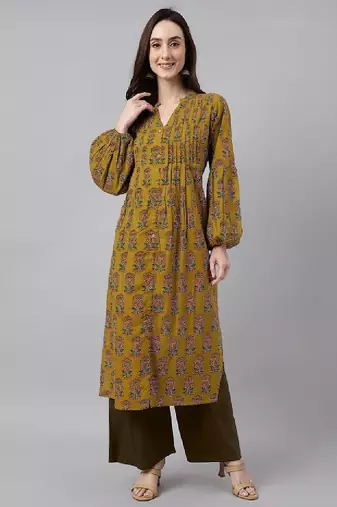 Women floral printed floral kurta