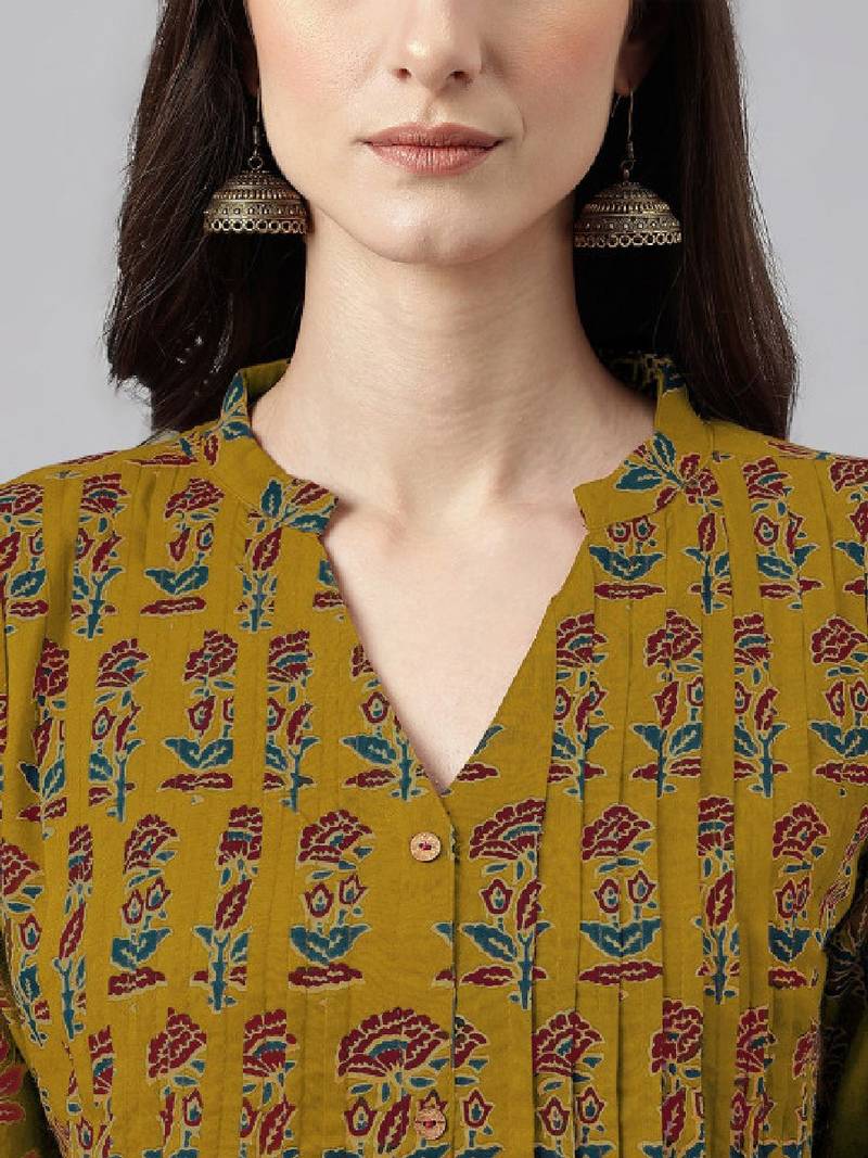 Women floral printed floral kurta