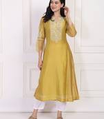Embroidered notch neck thread work cotton a-line kurta