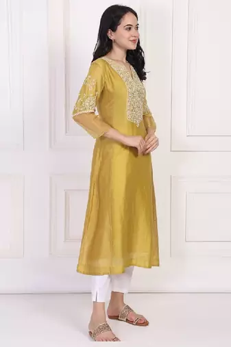 Embroidered notch neck thread work cotton a-line kurta