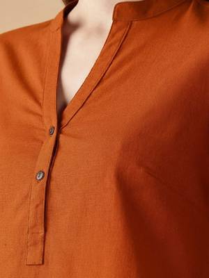 Women solid mandarin collar regular straight pure cotton kurta 2