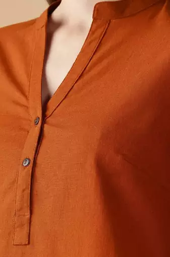 Women solid mandarin collar regular straight pure cotton kurta