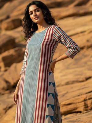 Women geometric printed kurta 3