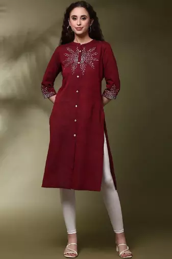 Women floral embroidered flared sleeves thread work kurta