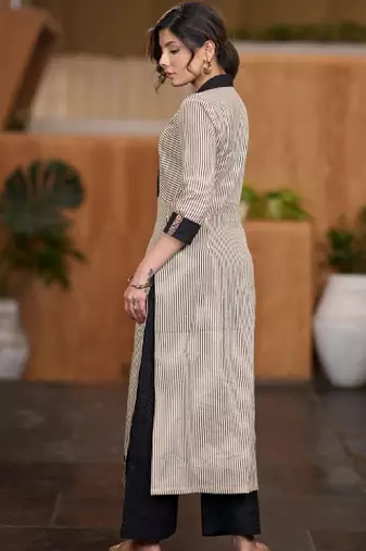 Women printed thread work kurta