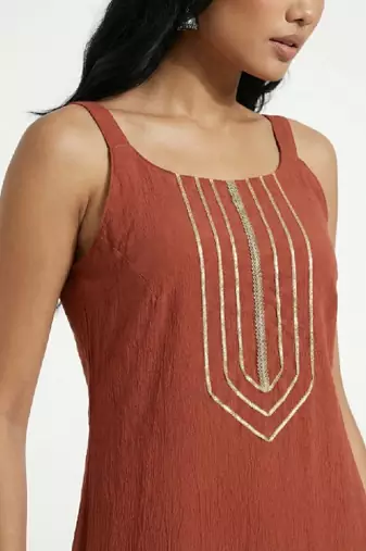 Yoke design gotta patti crinkled straight kurta