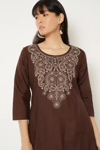Women yoke design flared sleeves chikankari kurta