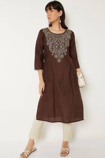 Women yoke design flared sleeves chikankari kurta
