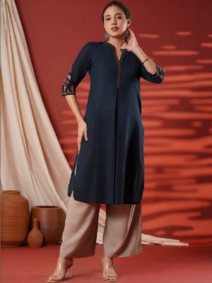Women embroidered kurta 2