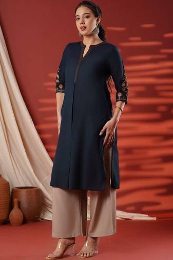 Women embroidered kurta