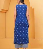 Women geometric printed thread work kurta