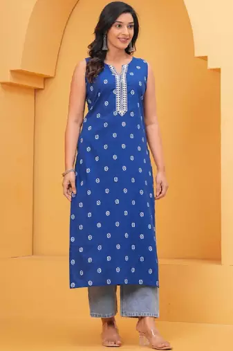 Women geometric printed thread work kurta