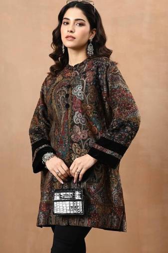 Women paisley flared sleeves floral jacquard kurta