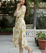 Women floral embroidered thread work kurta