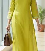 Women embellished thread work kurta