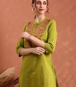 Women floral embroidered kurta