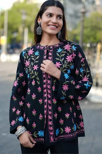 Black floral embroidered notch neck thread work straight cotton kurta