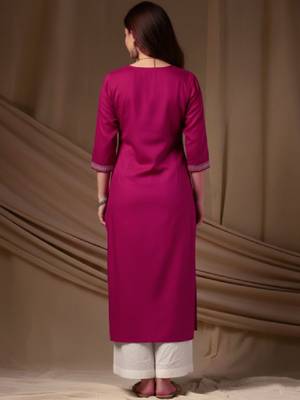 Women ethnic motifs embroidered kurta 2