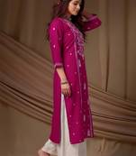 Women ethnic motifs embroidered kurta