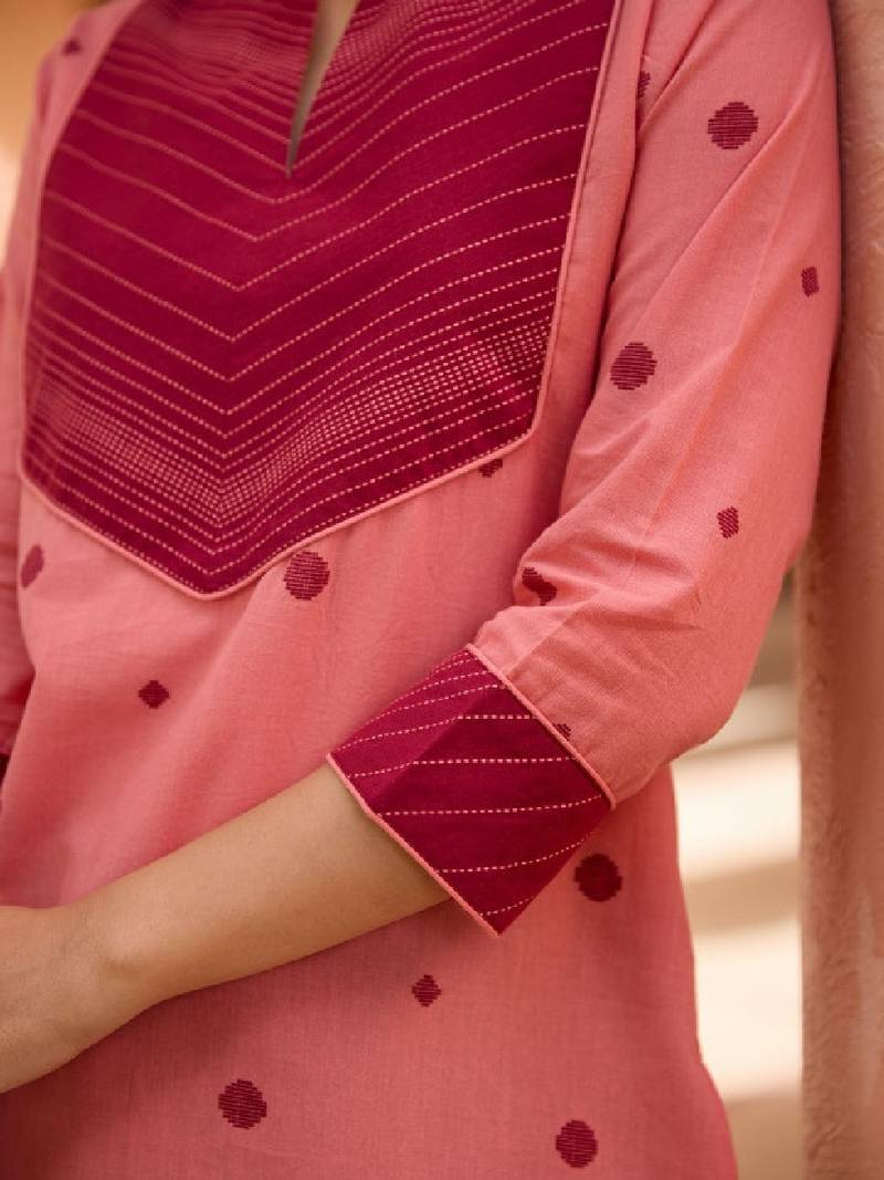 Women geometric jacquard kurta