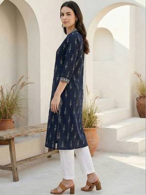 Women ethnic motifs printed kurta 3