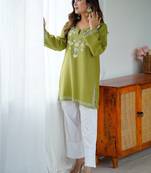 Women green floral embroidered cotton kurta