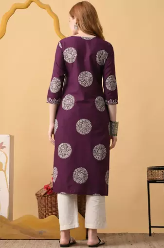 Women embroidered floral kurta