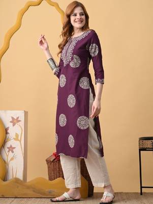 Women embroidered floral kurta 1