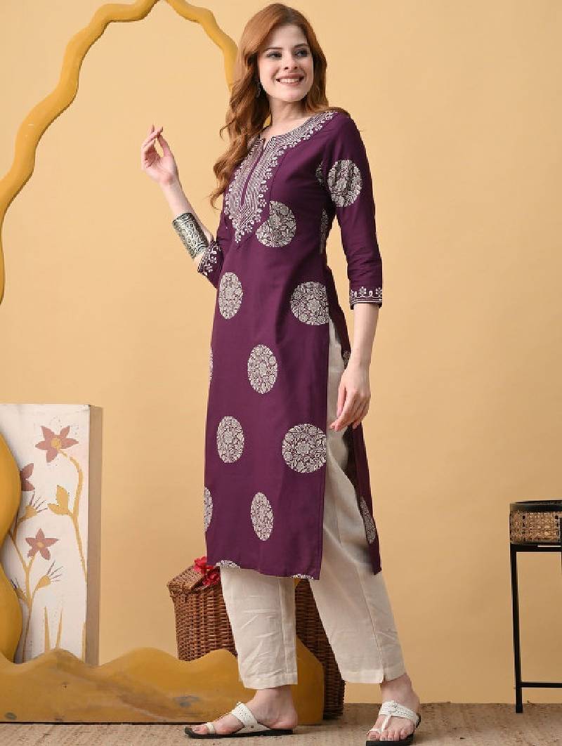 Women embroidered floral kurta