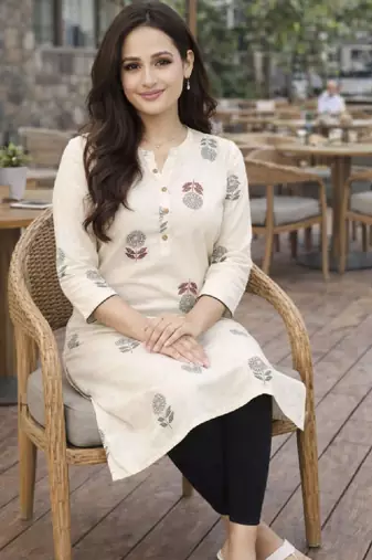 Women floral printed floral kurta