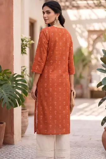 Women ethnic motifs printed kurta