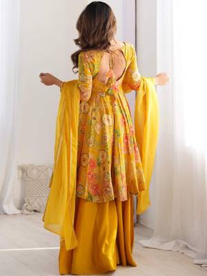 Women floral printed floral anarkali kurta 1