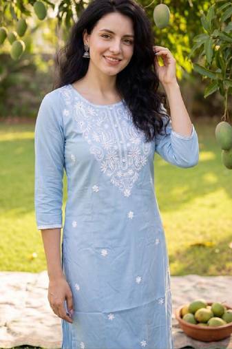 Women embroidered chikankari kurta