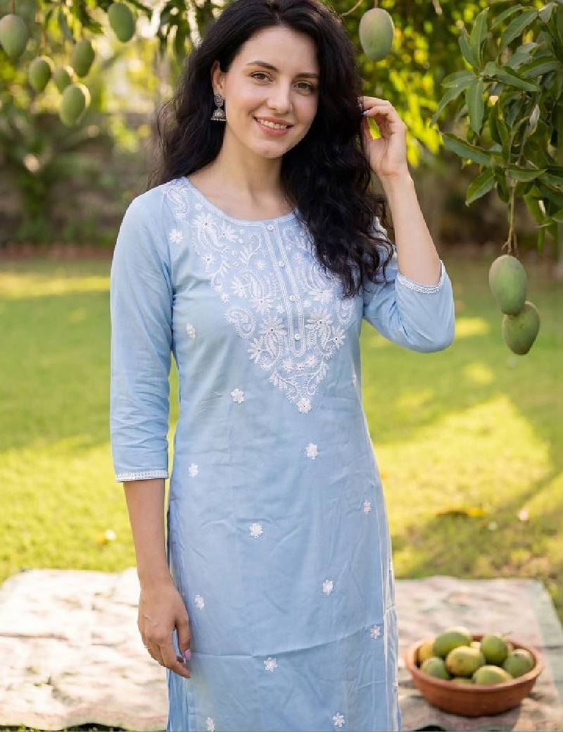 Women embroidered chikankari kurta