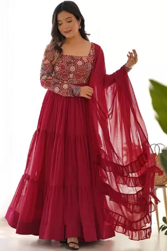 Women ethnic motifs embroidered thread work georgette anarkali kurta