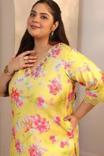 Plus size women floral printed floral kurta