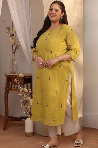 Plus size women embellished thread work kurta